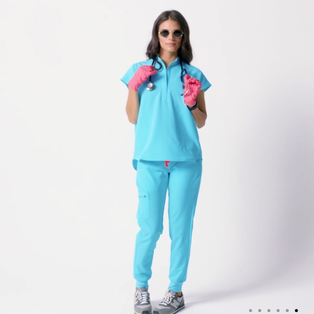 Figs Neon Blue Set